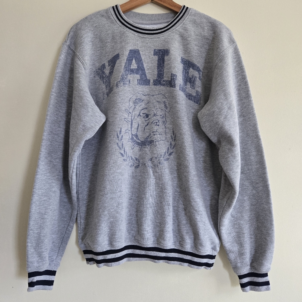 Grey Crewneck Sweatshirt with Bulldog Graphic